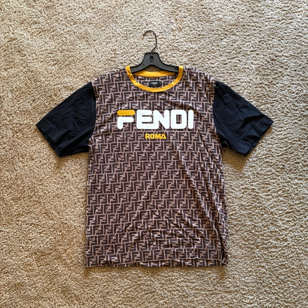 Fendi Men's Black and Brown Logo Tee